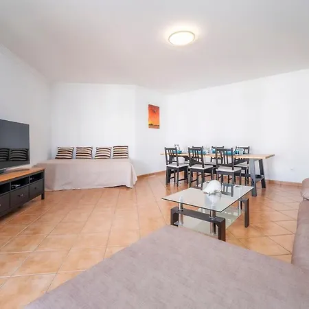 2 Quartos, Ac, Varanda Garagem, Prestige For Apartamento Tavira