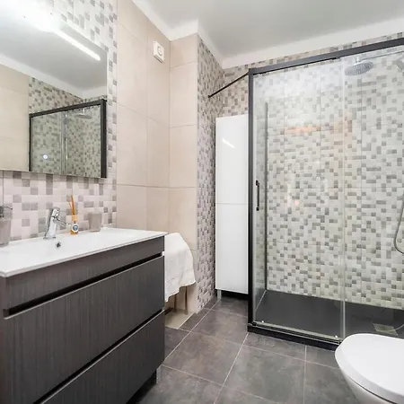 2 Quartos, Ac, Varanda Garagem, Prestige For *