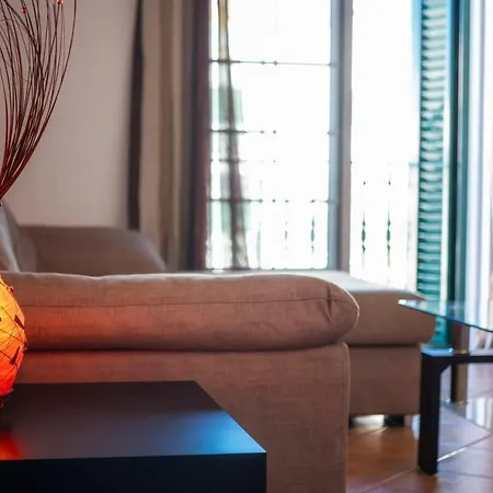 2 Quartos, Ac, Varanda Garagem, Prestige For Apartamento Tavira