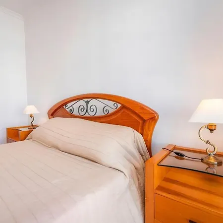 2 Quartos, Ac, Varanda Garagem, Prestige For *