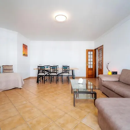 Apartamento 2 Quartos, Ac, Varanda Garagem, Prestige For